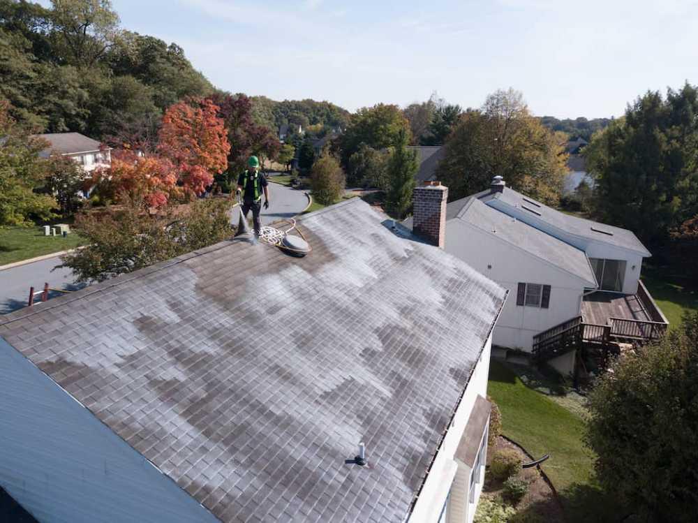 water damaged roof<br />
