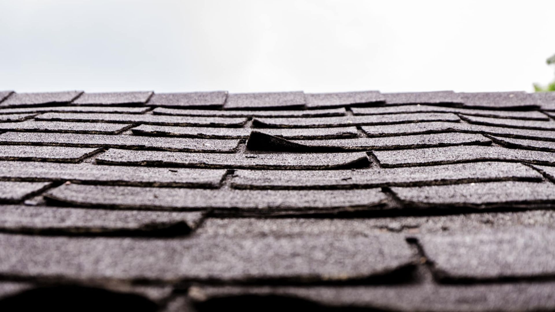 How to Fix Lifted Shingles