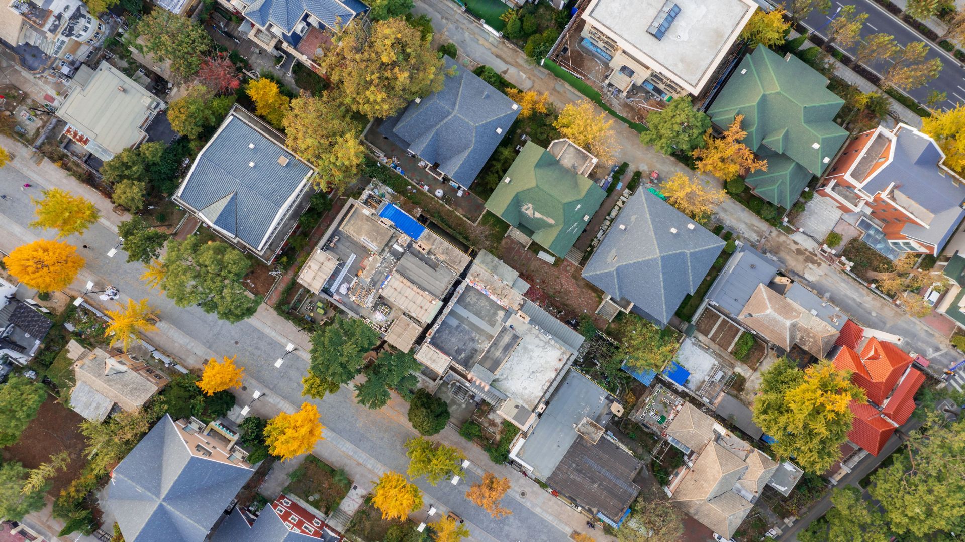 How Long Does Each Roof Type Last? (Shingles, Tile, Metal, Slate)